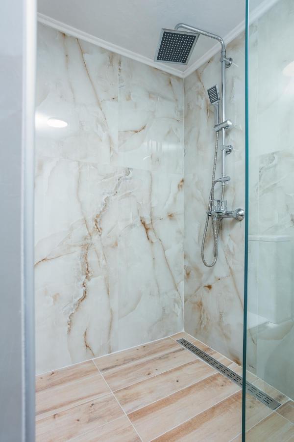 Luxury Downtown Apartment Z1 Thessaloniki Exterior foto